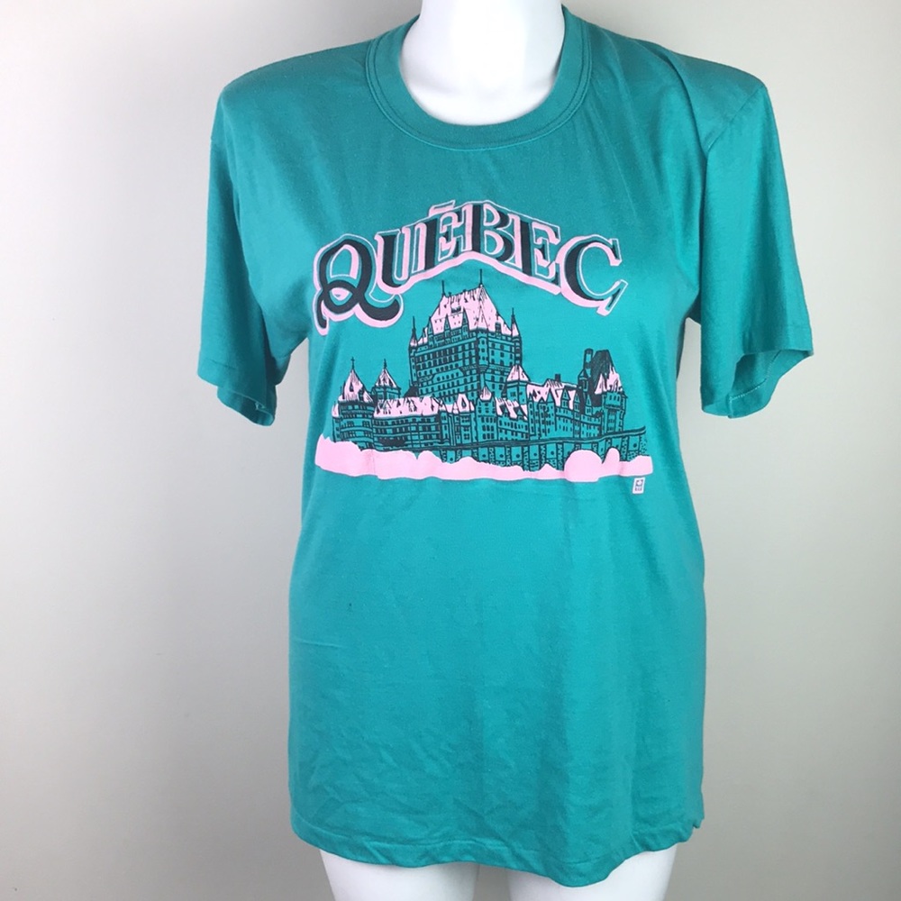Vintage Quebec Souvenir T-Shirt
